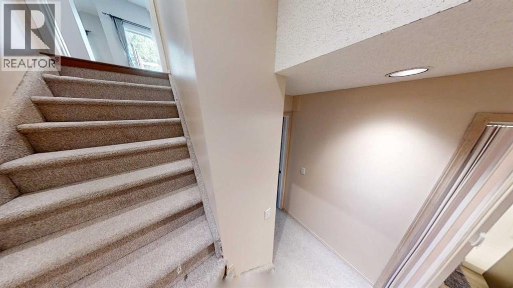 Single Family House for Sale in  Chaparral Drive SE Chaparral Calgary 