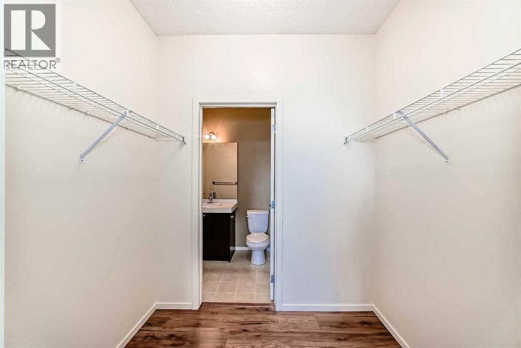 Single Family House for Sale in   Evanscreek Court NW Evanston Calgary 