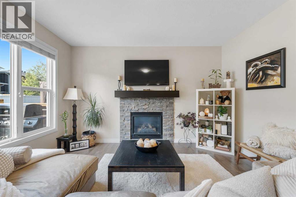 Single Family House for Sale in  Evansglen Circle NW Evanston Calgary 