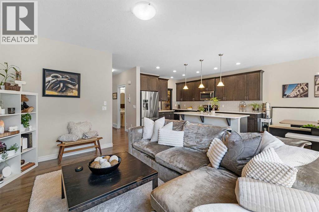 Single Family House for Sale in  Evansglen Circle NW Evanston Calgary 