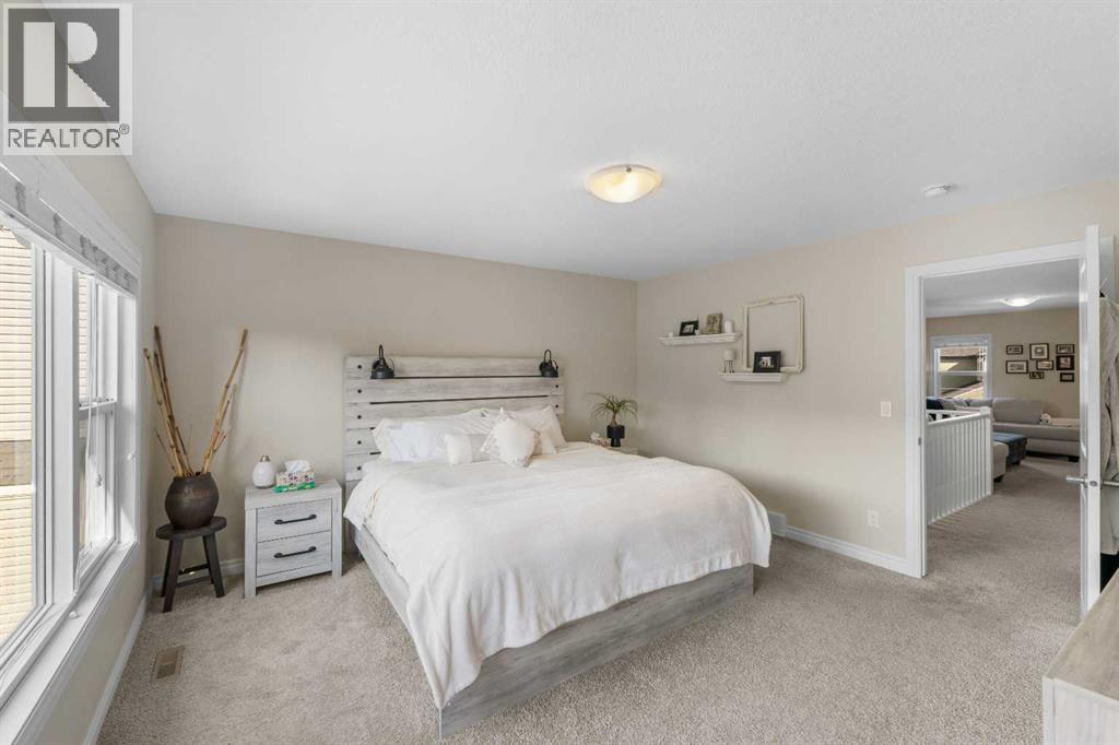 Single Family House for Sale in  Evansglen Circle NW Evanston Calgary 