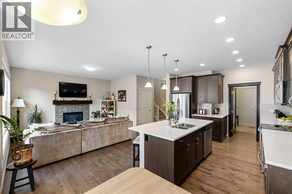 Single Family House for Sale in  Evansglen Circle NW Evanston Calgary 