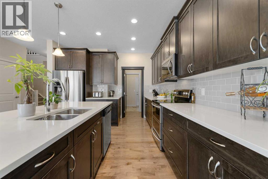 Single Family House for Sale in  Evansglen Circle NW Evanston Calgary 