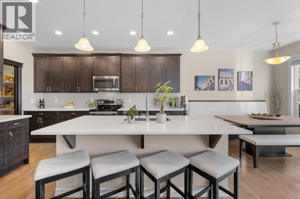 Single Family House for Sale in  Evansglen Circle NW Evanston Calgary 