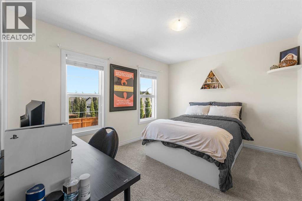 Single Family House for Sale in  Evansglen Circle NW Evanston Calgary 