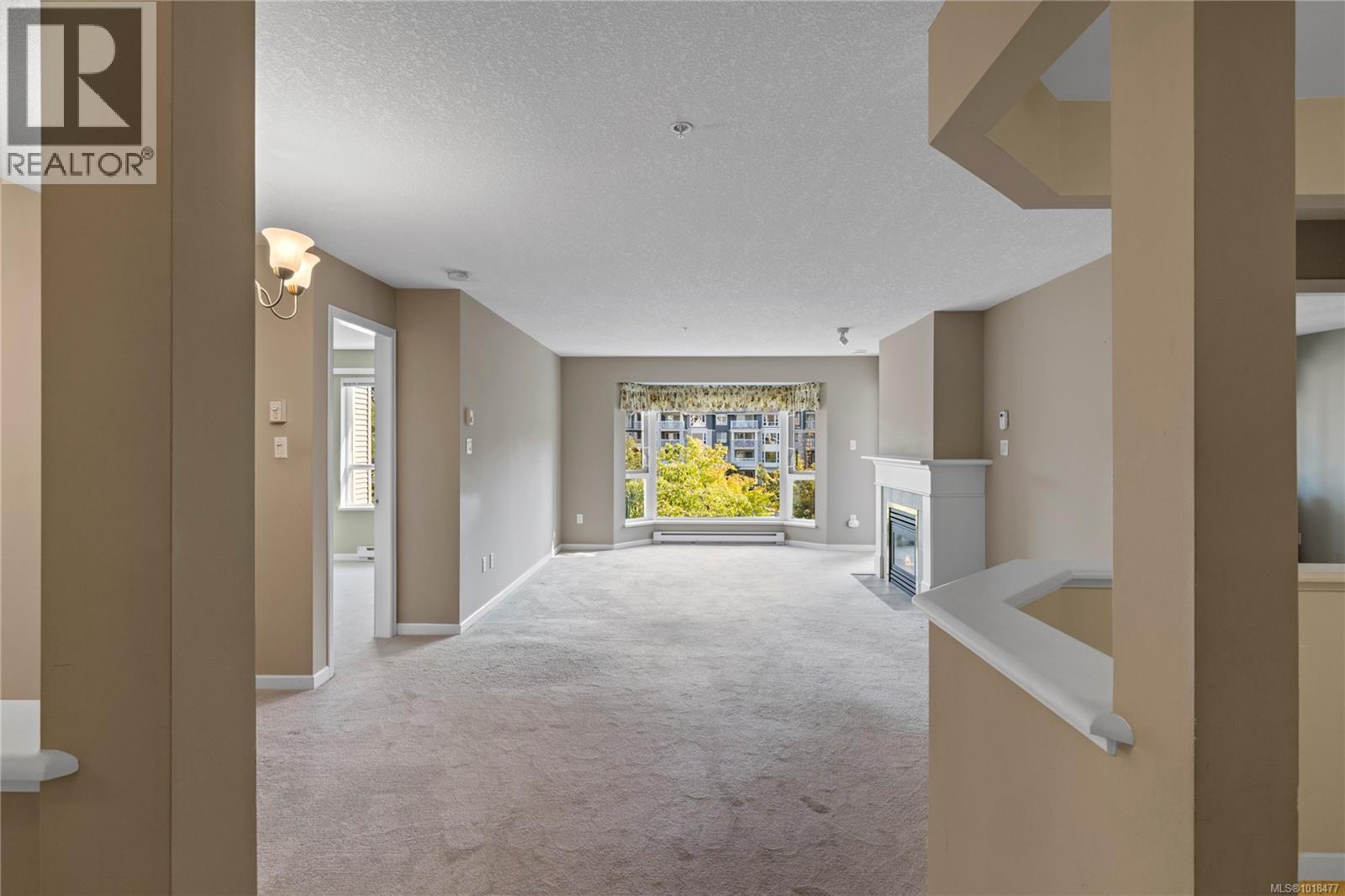 202 5620 Edgewater Lane, Nanaimo