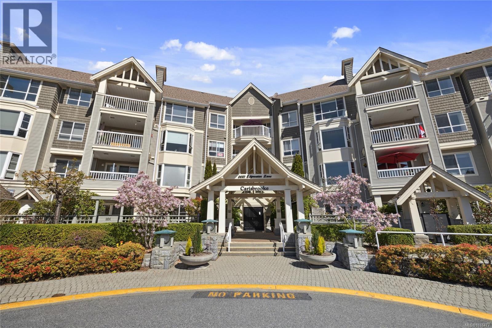 202 5620 Edgewater Lane, Nanaimo