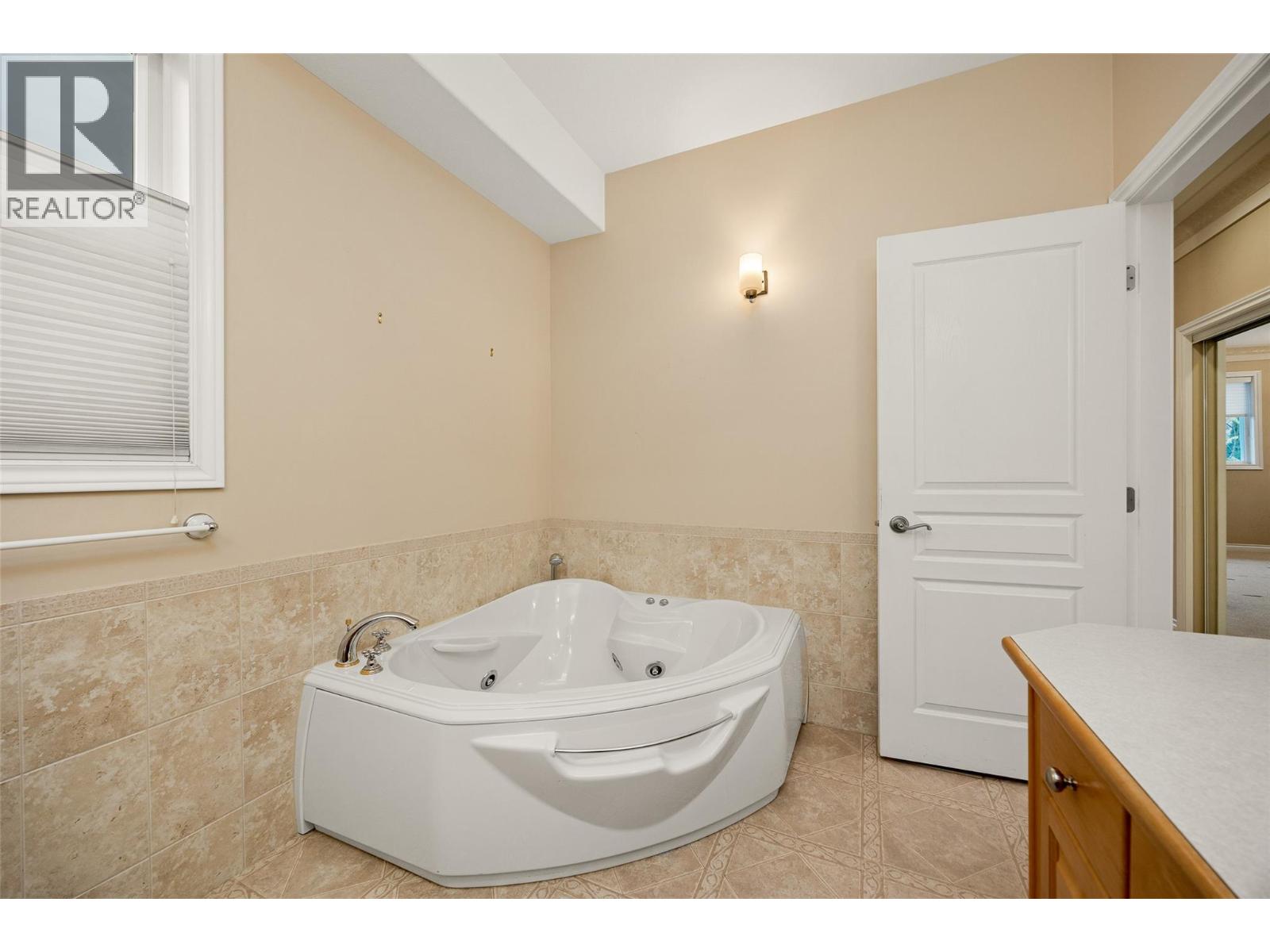  2090 Bowron Street, Kelowna