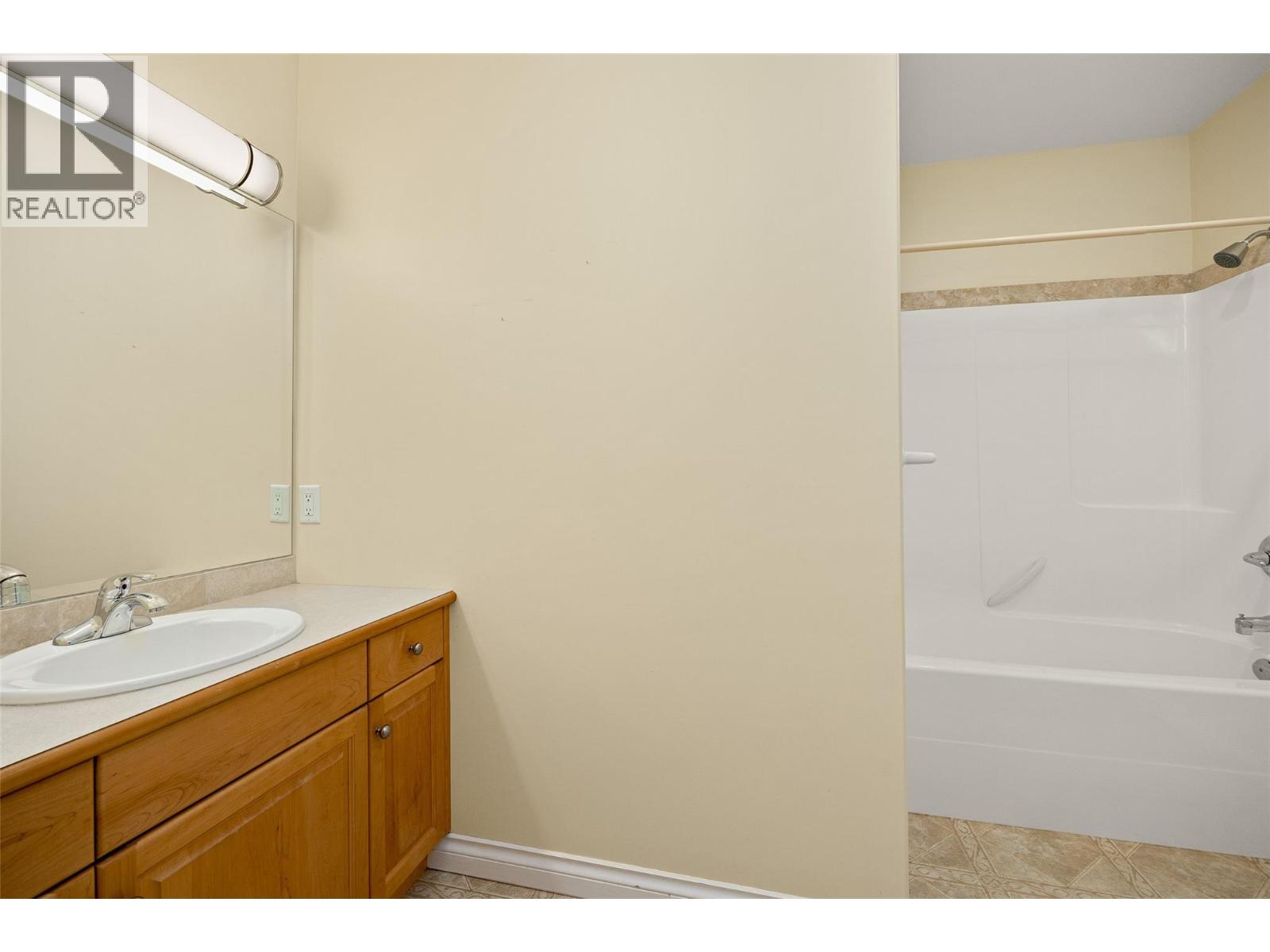  2090 Bowron Street, Kelowna