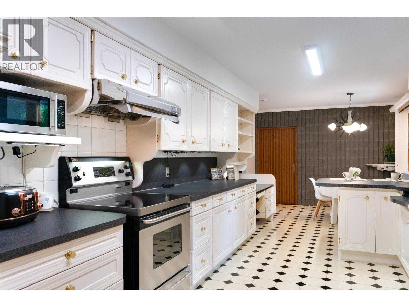 96 GREYLING AVENUE, Kitimat