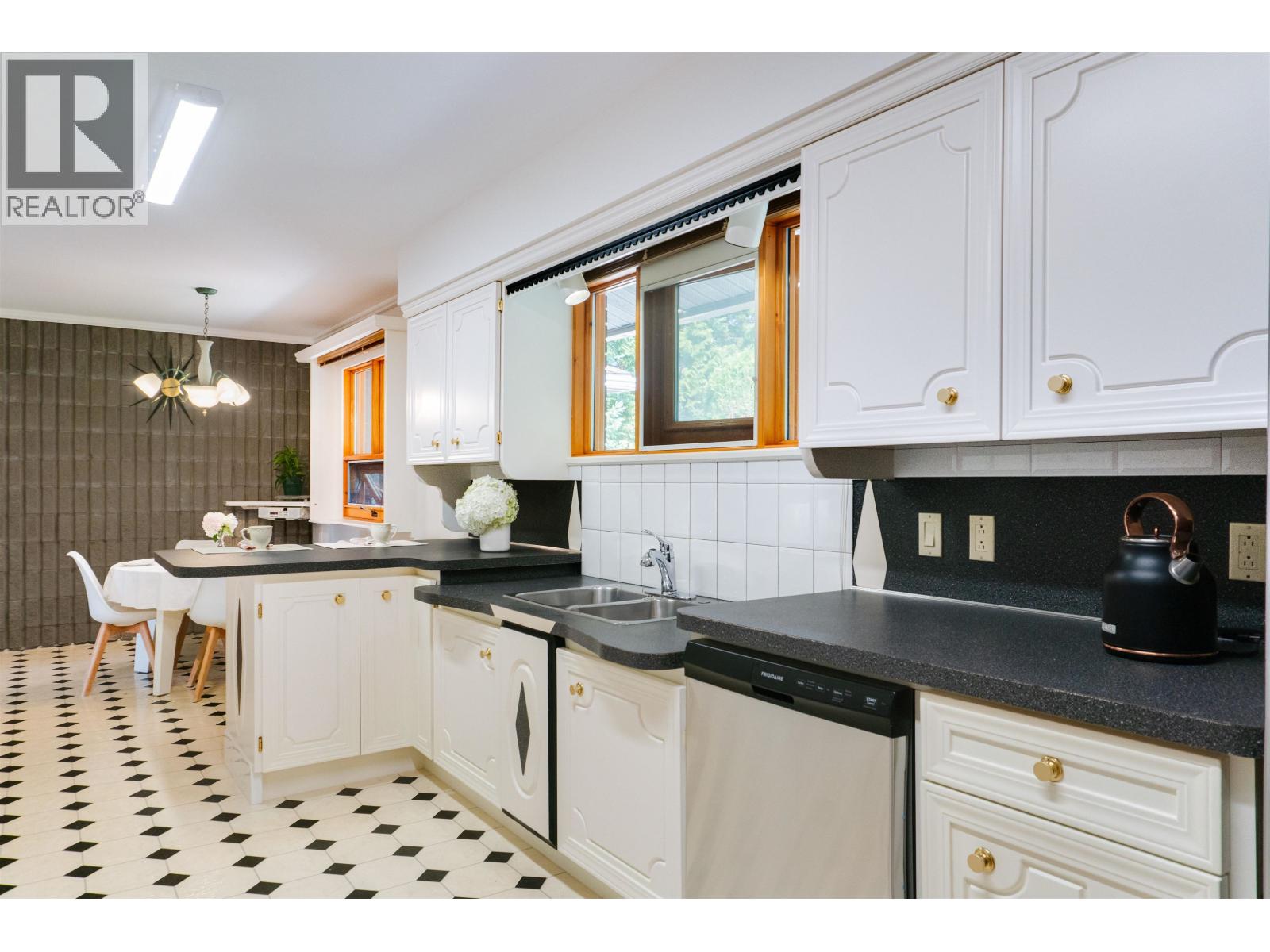 96 GREYLING AVENUE, Kitimat