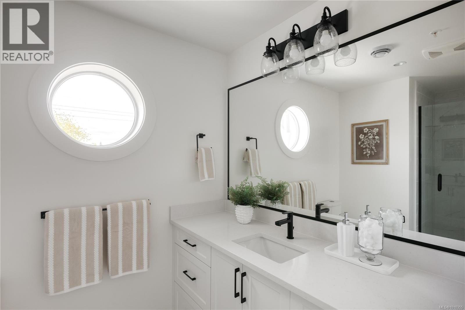 #4 10145 FIFTH ST - 22