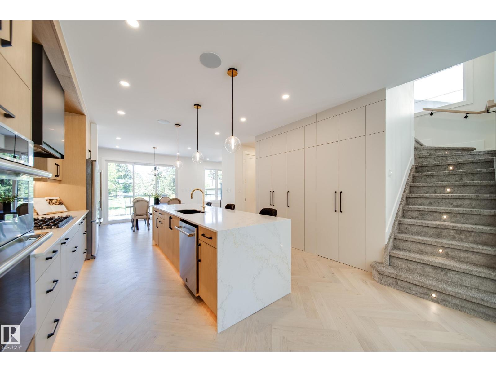 7146 119 ST NW, Edmonton