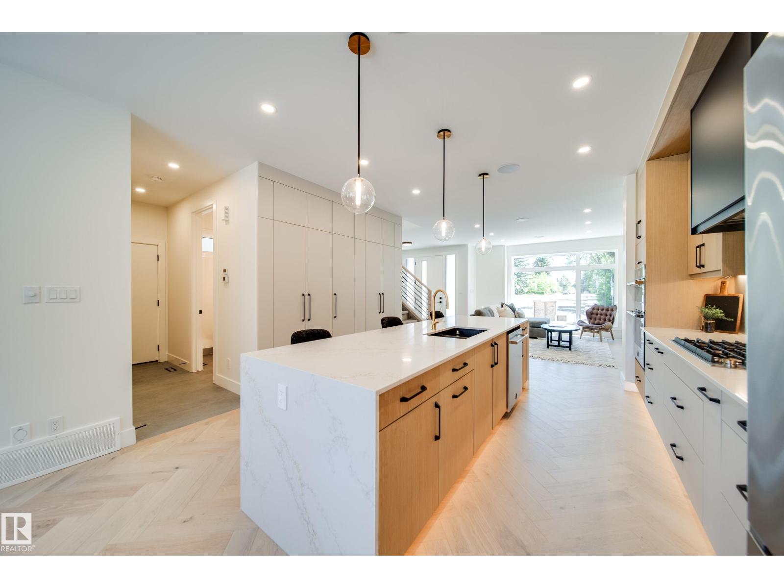 7146 119 ST NW, Edmonton