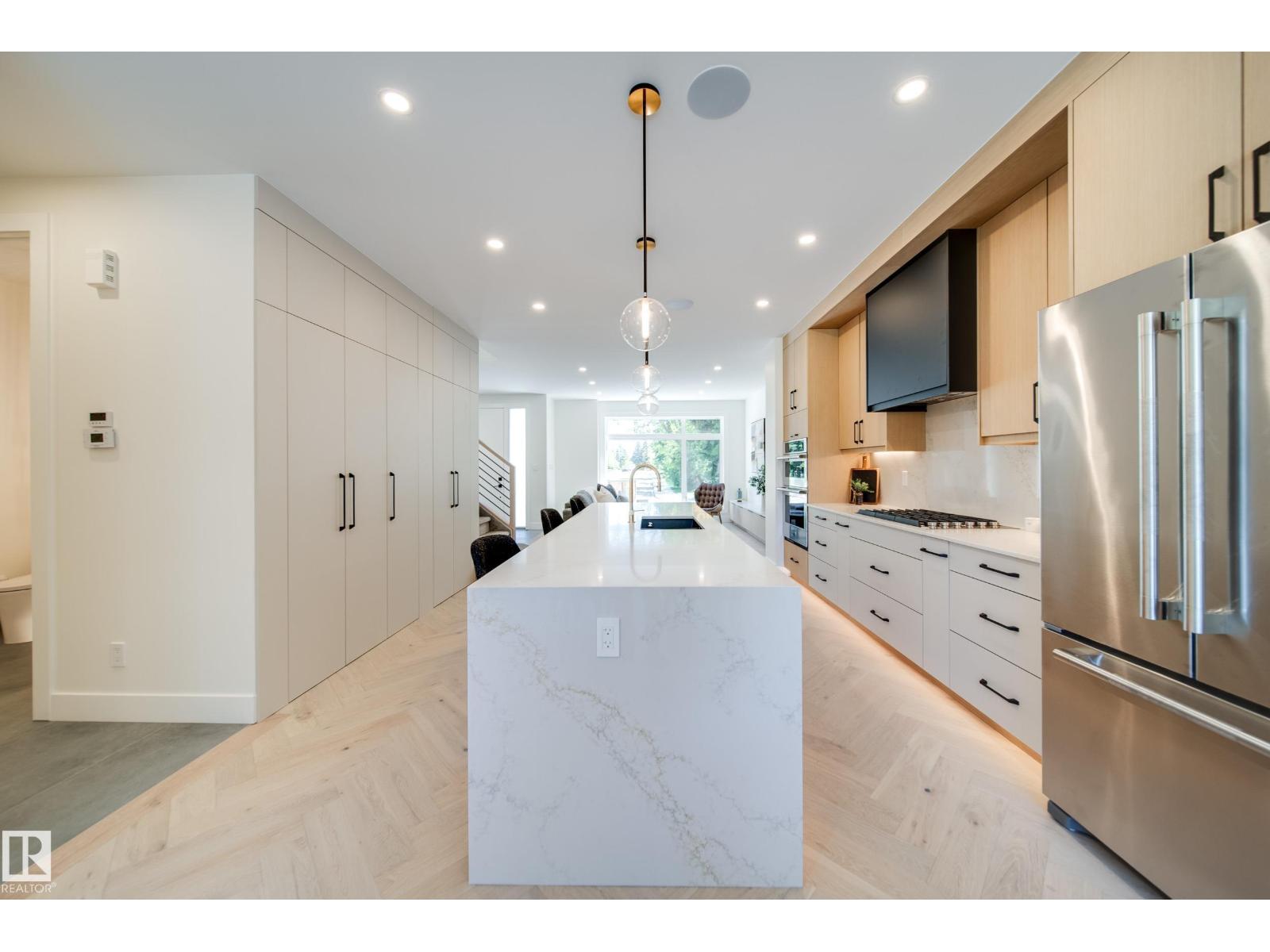 7146 119 ST NW, Edmonton