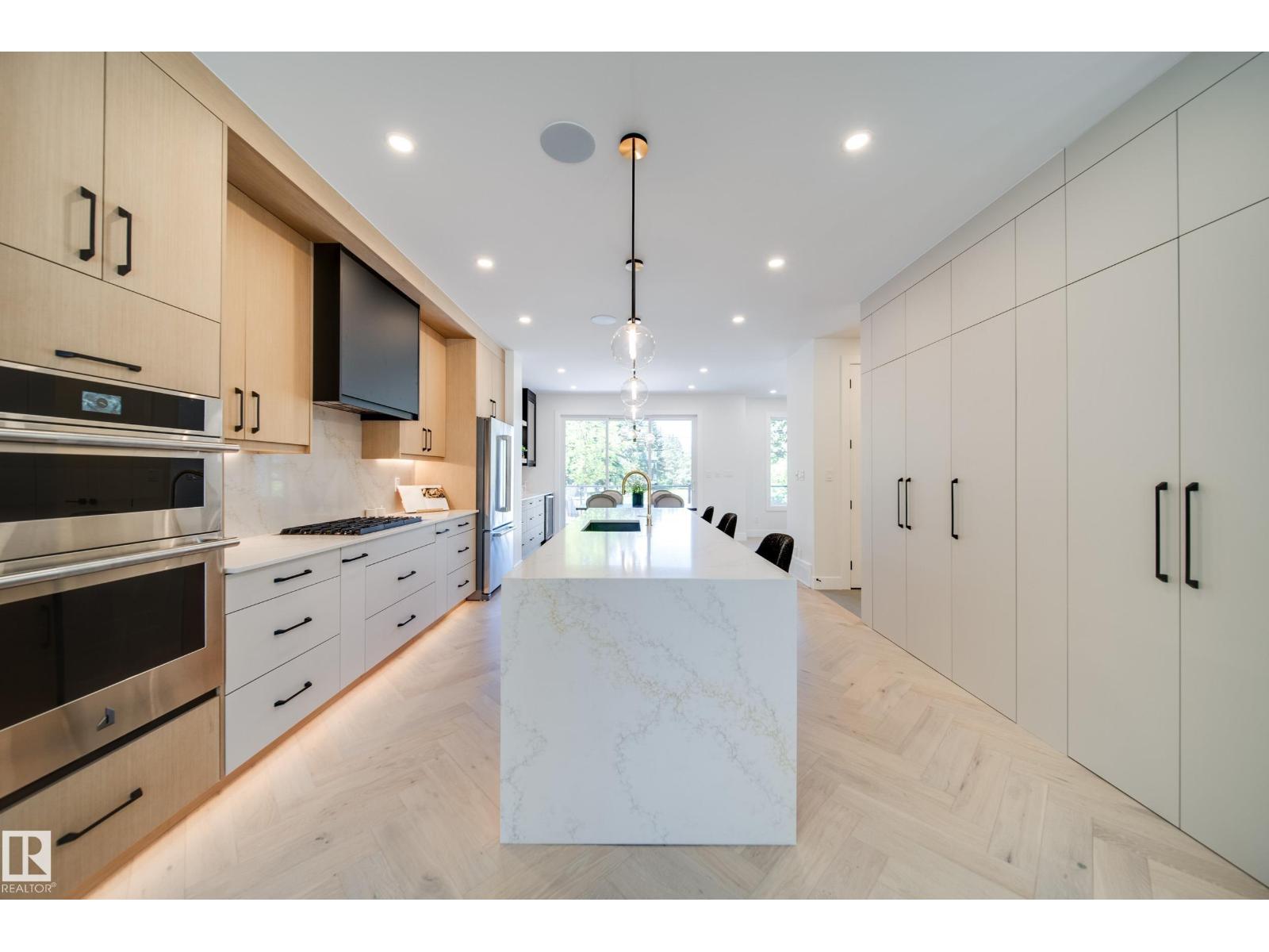 7146 119 ST NW, Edmonton