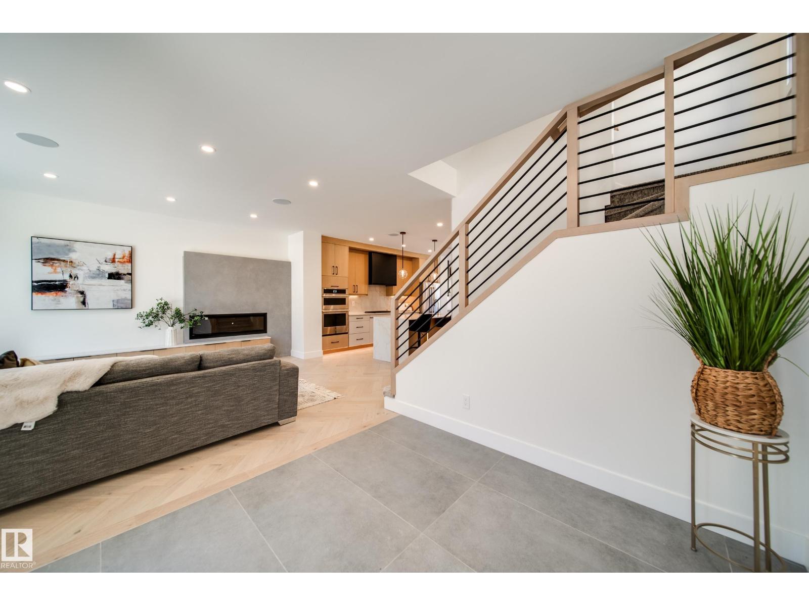 7146 119 ST NW, Edmonton