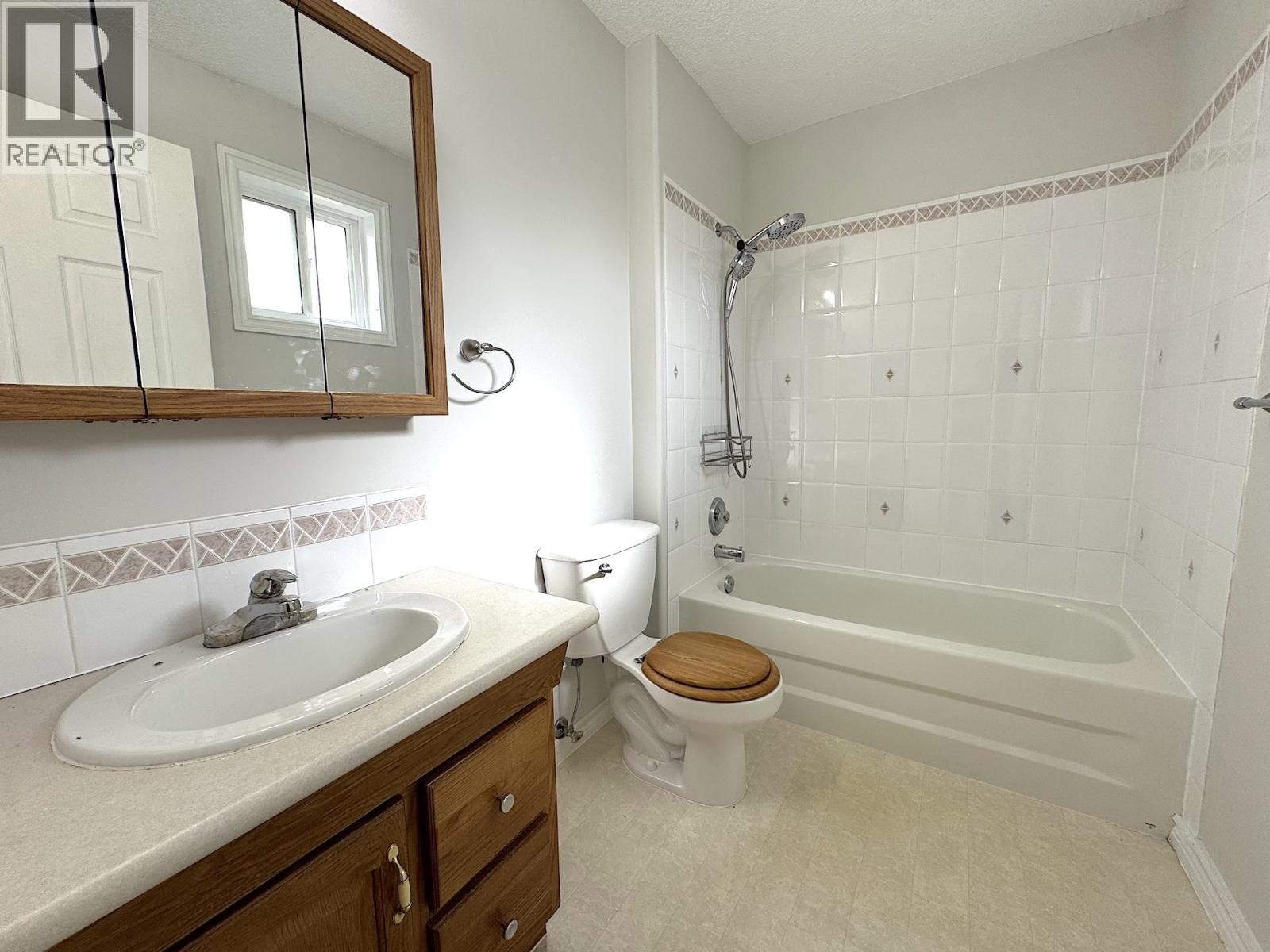 9015 107 AVENUE, Fort St. John