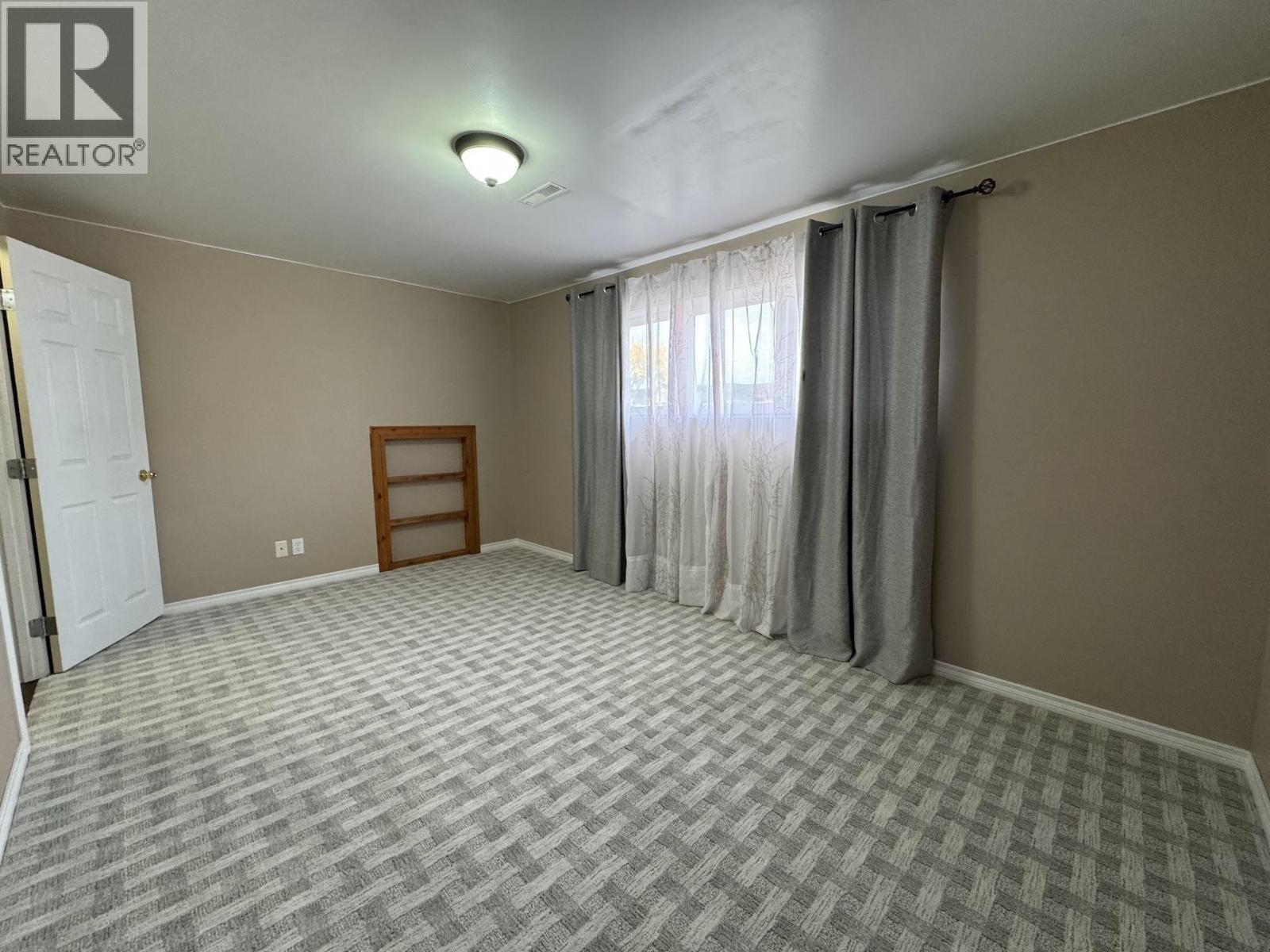 9015 107 AVENUE, Fort St. John