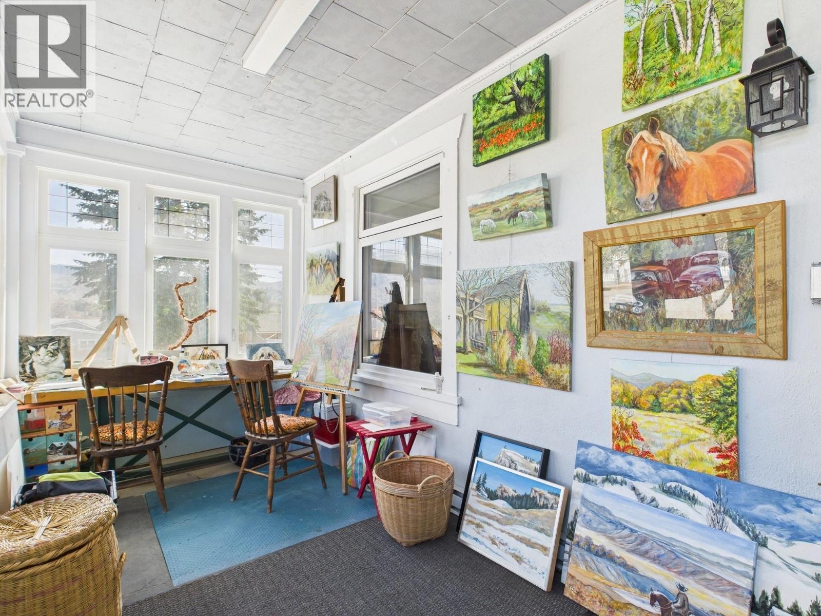  555 School Avenue, Oliver