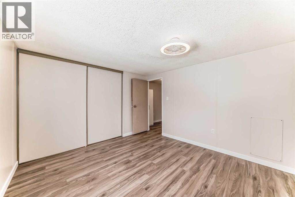 Single Family House Mobile Home for Sale in  Burroughs Circle NE Monterey Park Calgary 