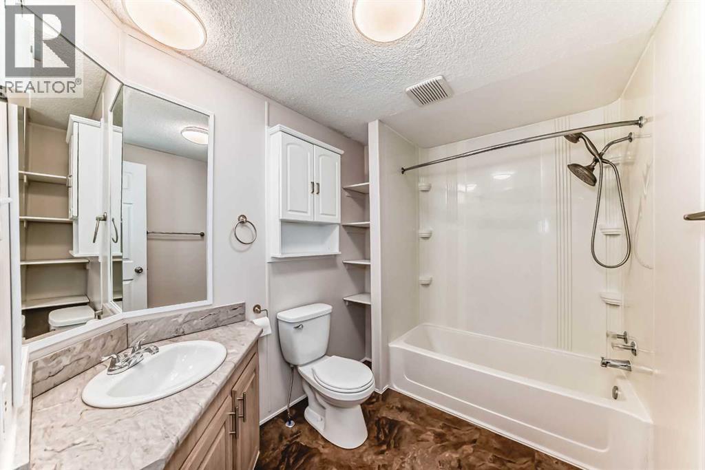 Single Family House Mobile Home for Sale in  Burroughs Circle NE Monterey Park Calgary 