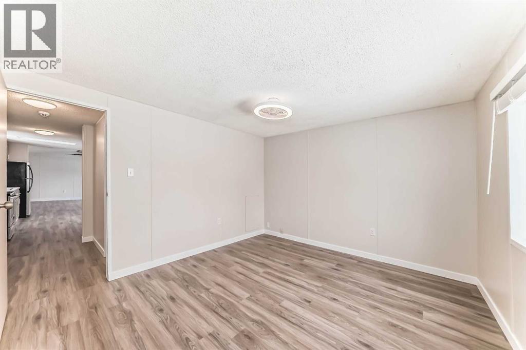 Single Family House Mobile Home for Sale in  Burroughs Circle NE Monterey Park Calgary 