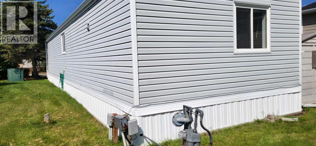 Single Family House Mobile Home for Sale in  Burroughs Circle NE Monterey Park Calgary 