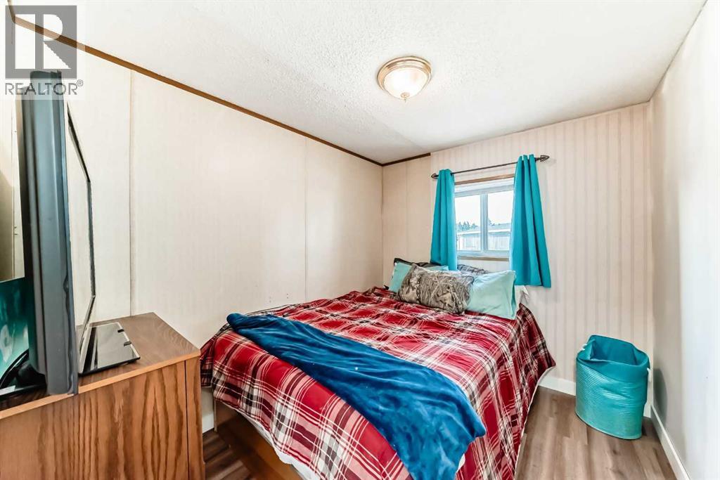 Single Family House Mobile Home for Sale in  Burroughs Place NE Monterey Park Calgary 