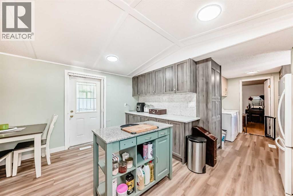 Single Family House Mobile Home for Sale in  Burroughs Place NE Monterey Park Calgary 