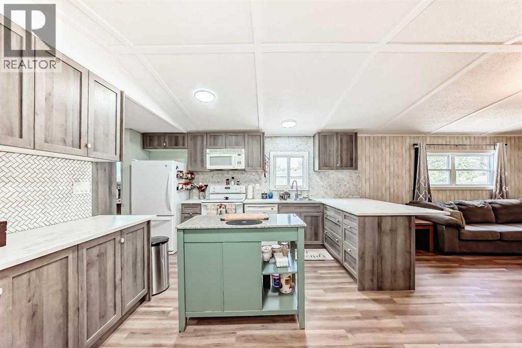 Single Family House Mobile Home for Sale in  Burroughs Place NE Monterey Park Calgary 