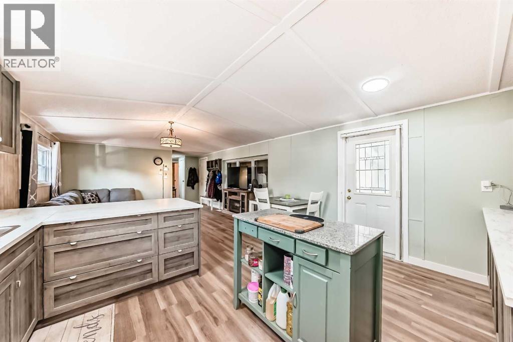 Single Family House Mobile Home for Sale in  Burroughs Place NE Monterey Park Calgary 