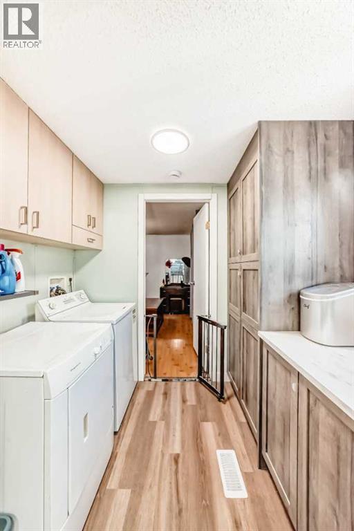 Single Family House Mobile Home for Sale in  Burroughs Place NE Monterey Park Calgary 