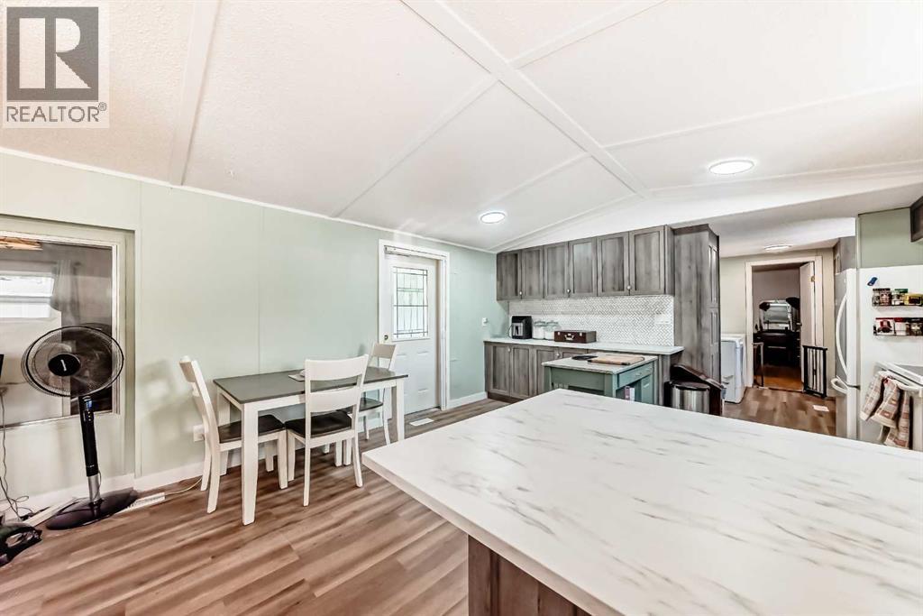 Single Family House Mobile Home for Sale in  Burroughs Place NE Monterey Park Calgary 