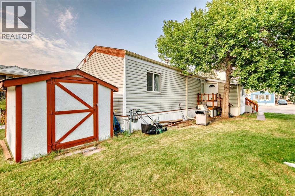 Single Family House Mobile Home for Sale in  Burroughs Place NE Monterey Park Calgary 