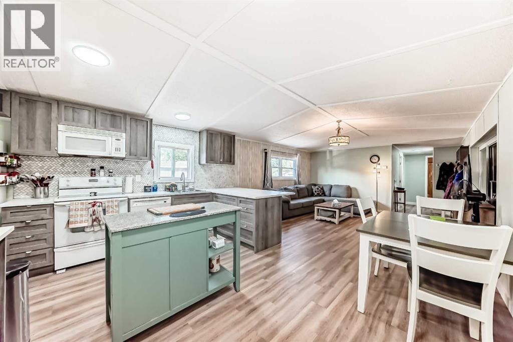 Single Family House Mobile Home for Sale in  Burroughs Place NE Monterey Park Calgary 