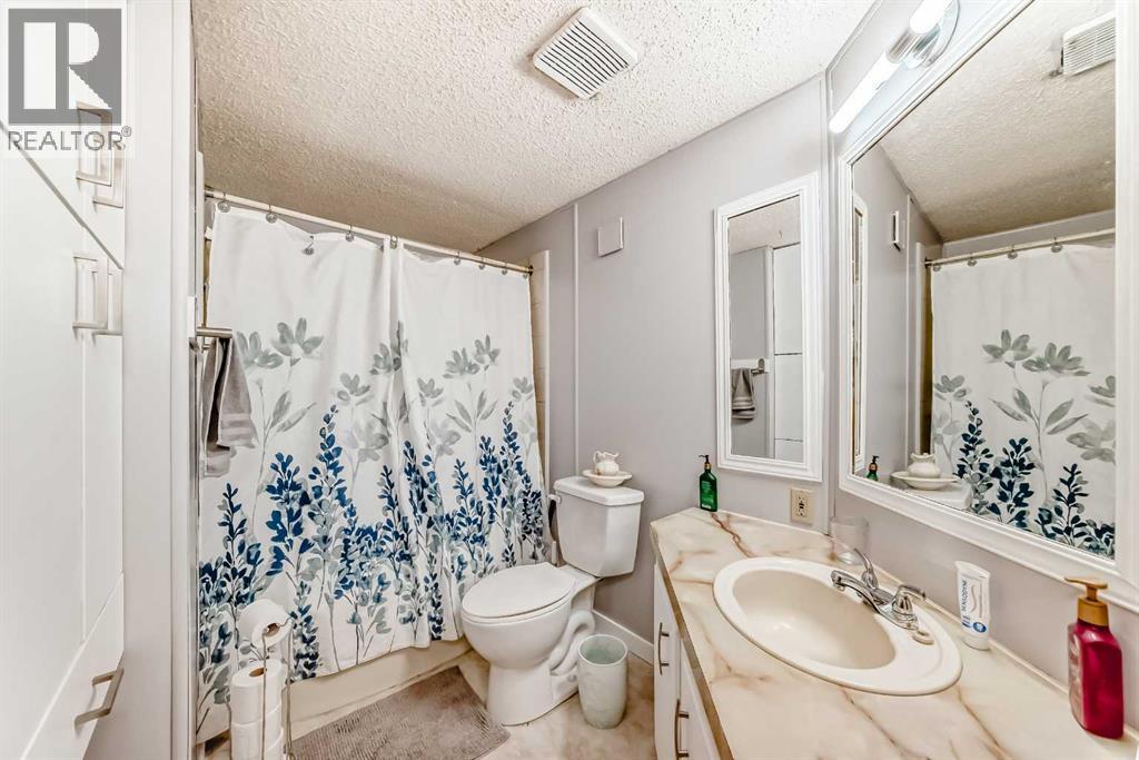 Single Family House Mobile Home for Sale in  Burroughs Place NE Monterey Park Calgary 