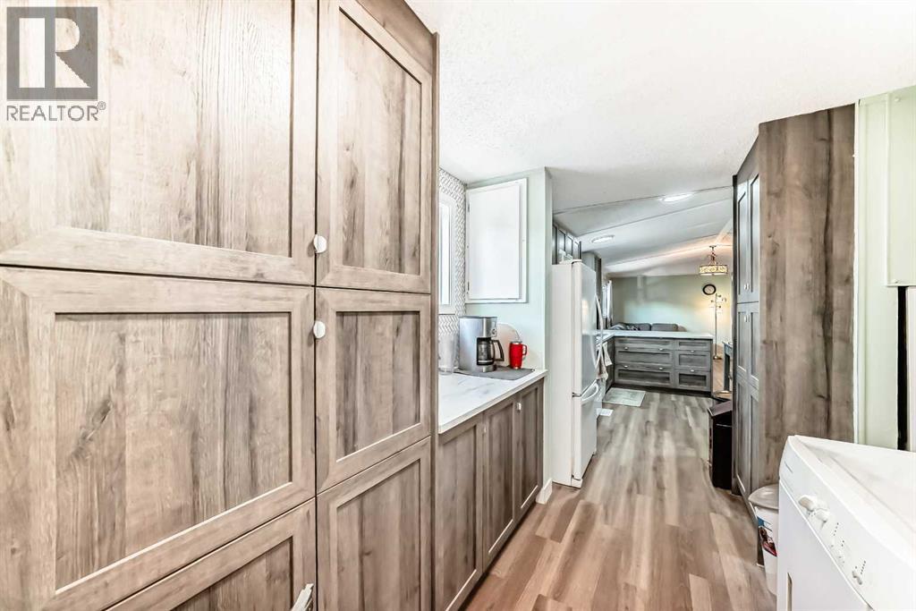 Single Family House Mobile Home for Sale in  Burroughs Place NE Monterey Park Calgary 