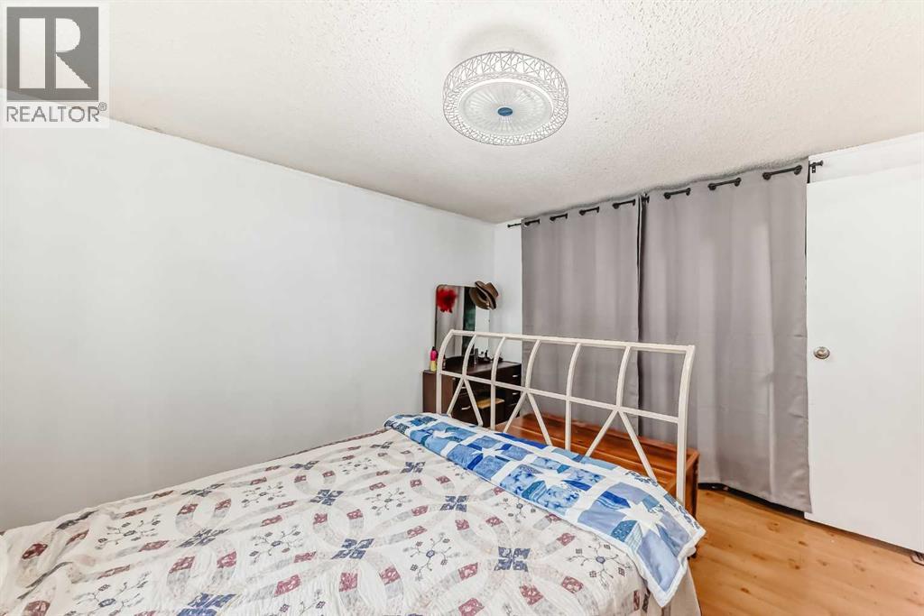 Single Family House Mobile Home for Sale in  Burroughs Place NE Monterey Park Calgary 