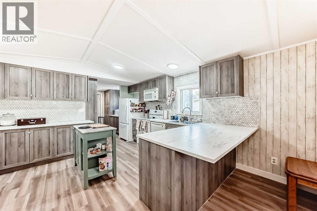 Single Family House Mobile Home for Sale in  Burroughs Place NE Monterey Park Calgary 