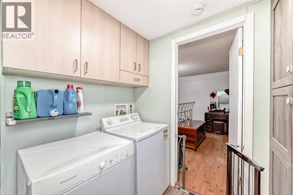 Single Family House Mobile Home for Sale in  Burroughs Place NE Monterey Park Calgary 