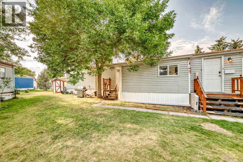 Single Family House Mobile Home for Sale in  Burroughs Place NE Monterey Park Calgary 