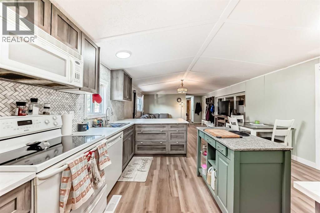 Single Family House Mobile Home for Sale in  Burroughs Place NE Monterey Park Calgary 