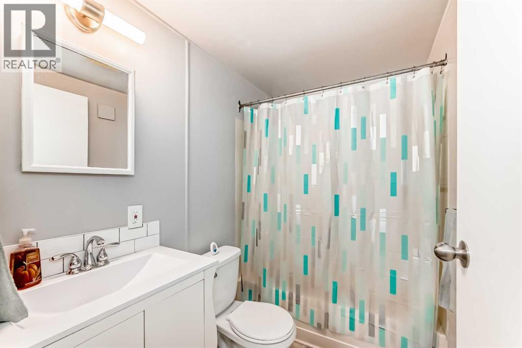 Single Family House Mobile Home for Sale in  Burroughs Place NE Monterey Park Calgary 