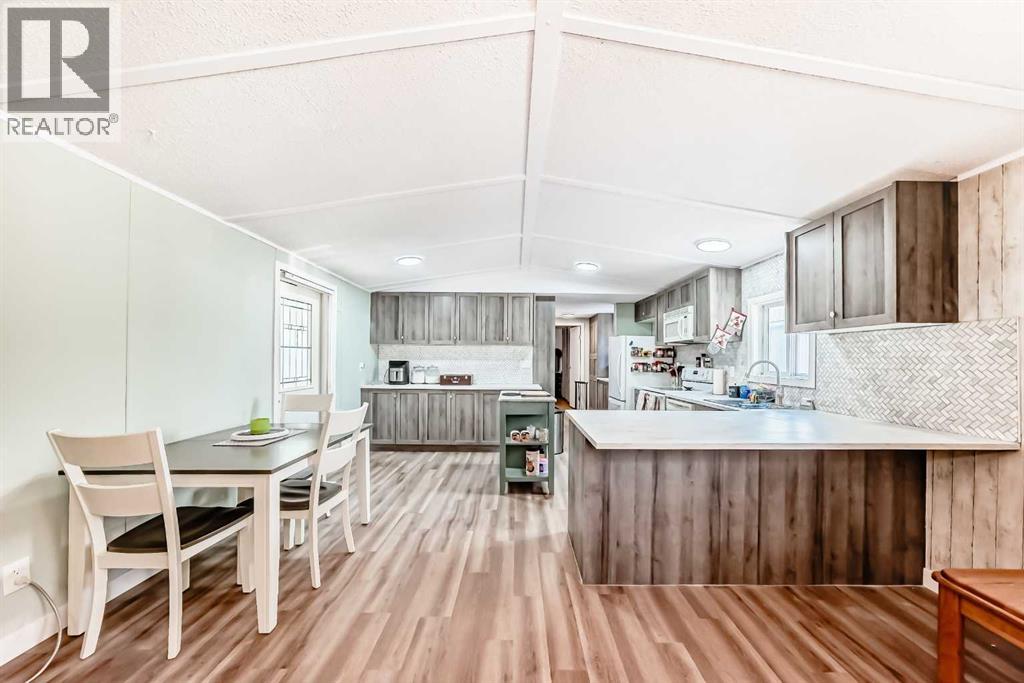 Single Family House Mobile Home for Sale in  Burroughs Place NE Monterey Park Calgary 