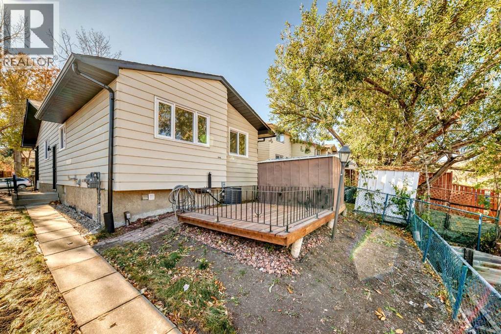 Single Family House Bungalow for Sale in  Berkley Drive NW Beddington Heights Calgary 
