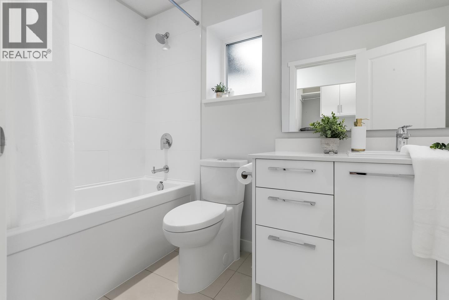 153 3500 BURKE VILLAGE PROMENADE, Coquitlam