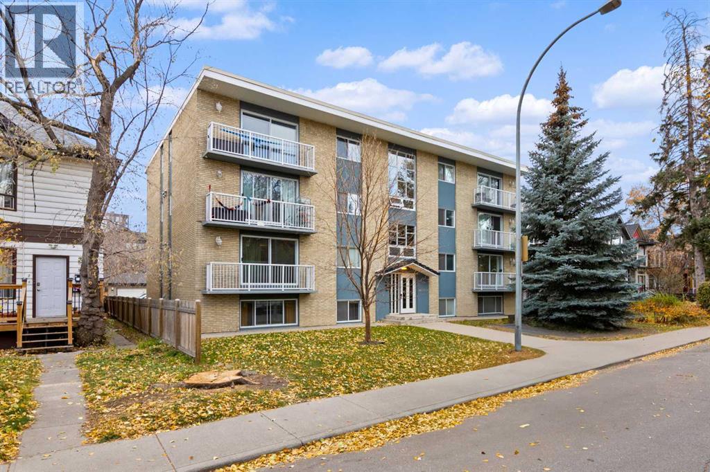 Single Family House for Sale in    Avenue SW Cliff Bungalow Calgary 