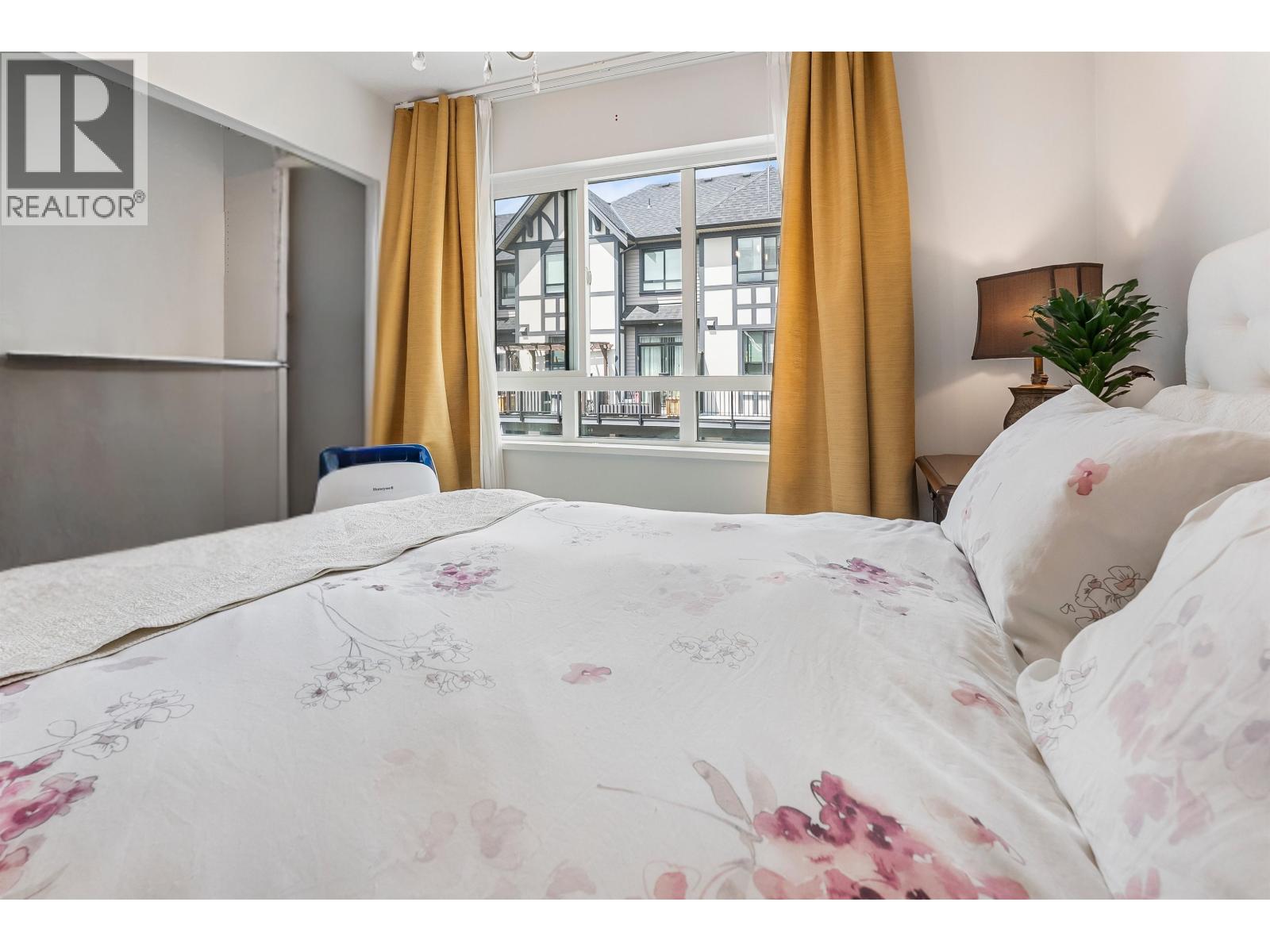 153 3500 BURKE VILLAGE PROMENADE, Coquitlam