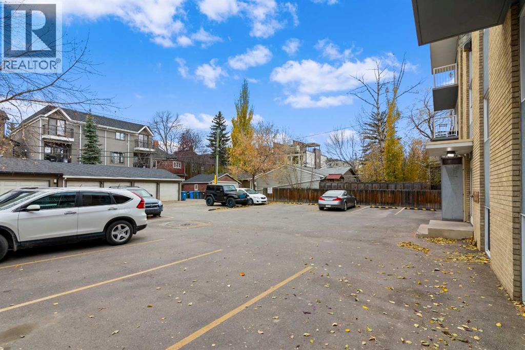 Single Family House for Sale in    Avenue SW Cliff Bungalow Calgary 